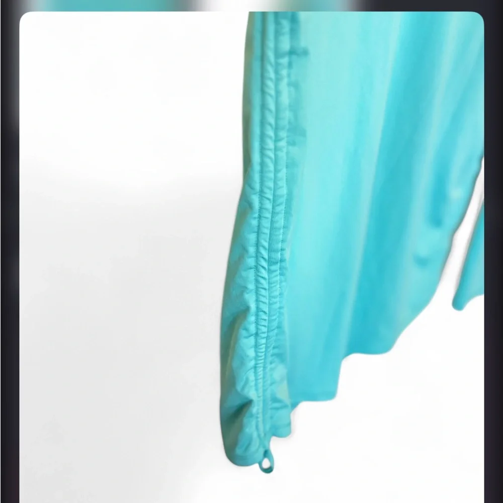 Under Armour Women's Long-Sleeve Performance Tee in Teal Blue - Picture 3 of 7
